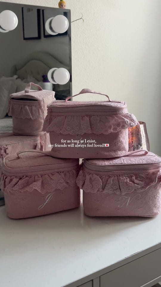 Post 3 by Valeria Helena on TikTok (video)