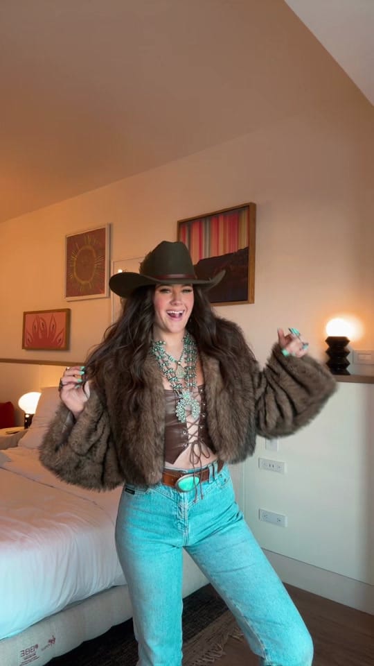 Post 2 by Avery Love on TikTok (video)