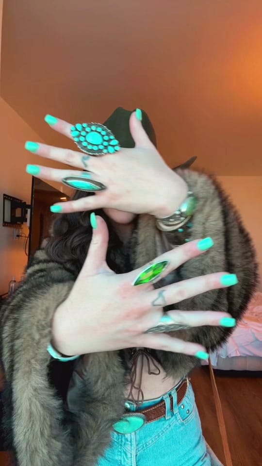 Post 3 by Avery Love on TikTok (video)