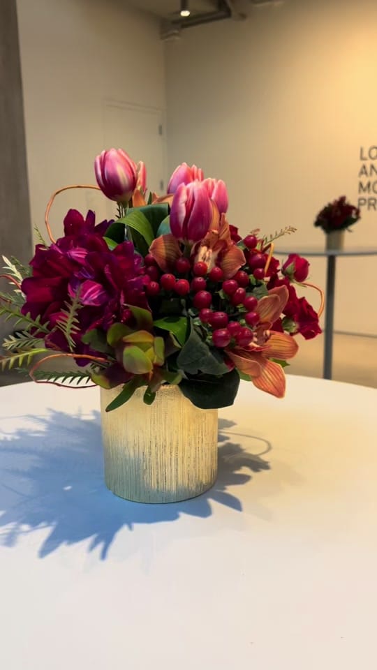 Post 1 by The Flower Boutique on TikTok (video)