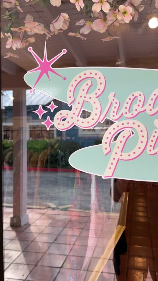 Post 2 by Broadway Pinups on TikTok (video)