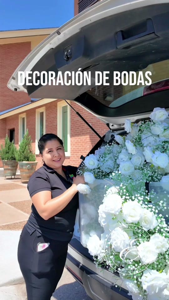 Post 9 by Evelyn’s Decorations on TikTok (video)