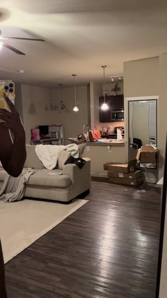 Post 2 by vashaehairextensions on TikTok (video)