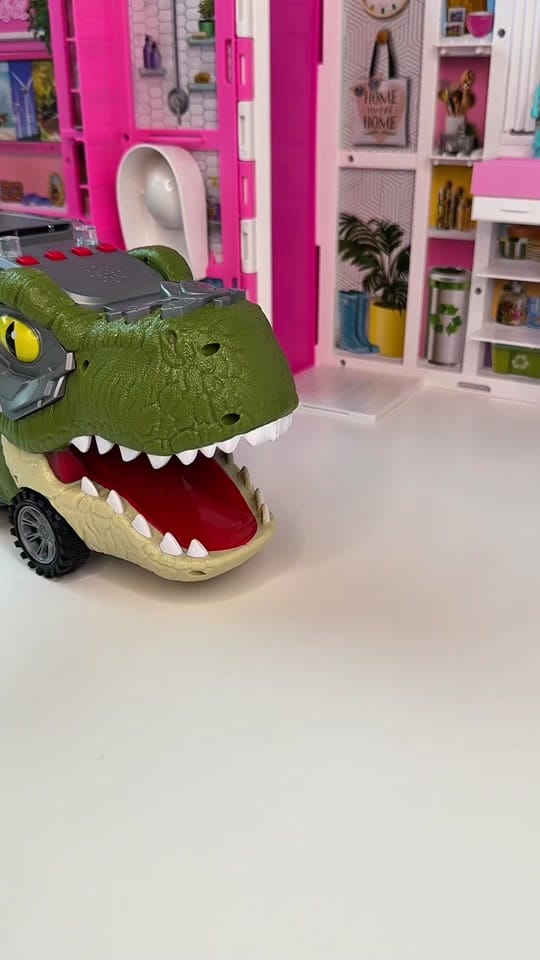Post 2 by ASMR TOYLAND on TikTok (video)