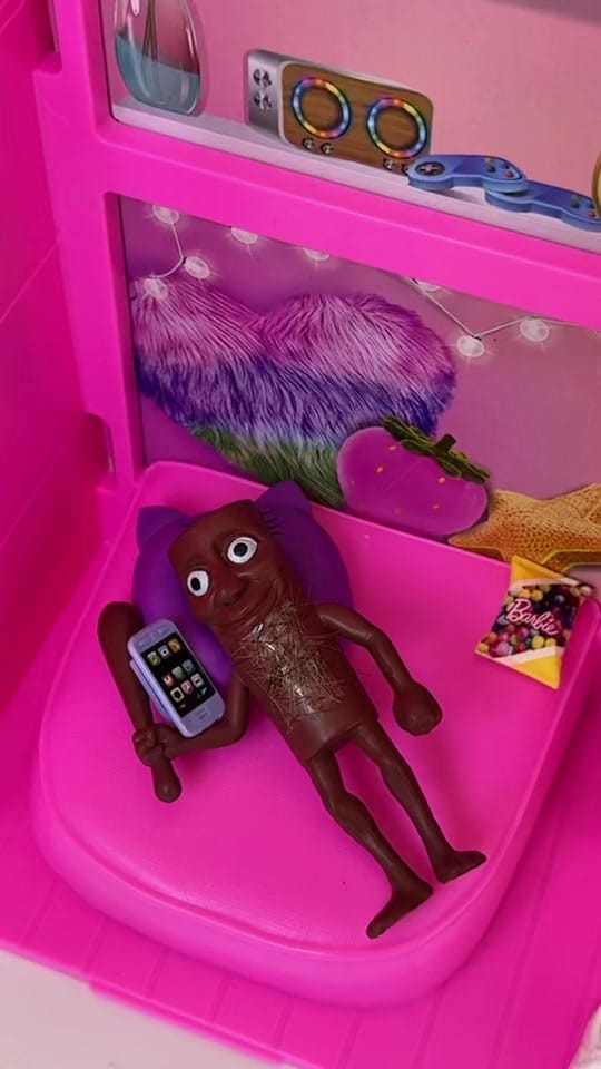 Post 1 by ASMR TOYLAND on TikTok (video)