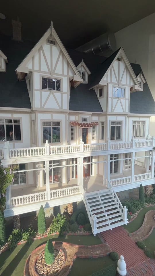 Post 4 by Karen’s Dollhouse Shop on TikTok (video)