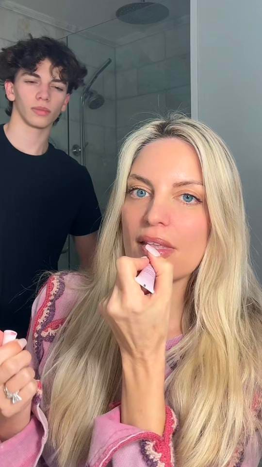 Post 1 by Jenniepinky on TikTok (video)