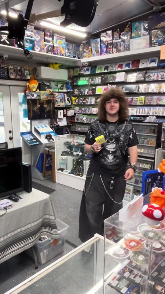 Post 10 by heybrovideogames on TikTok (video)