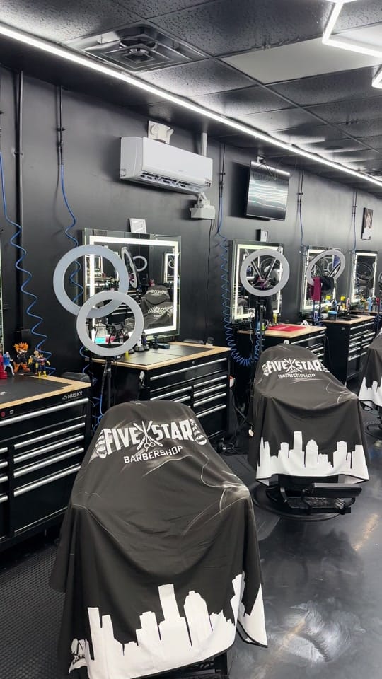 Post 8 by Brayanbarberhtx on TikTok (video)