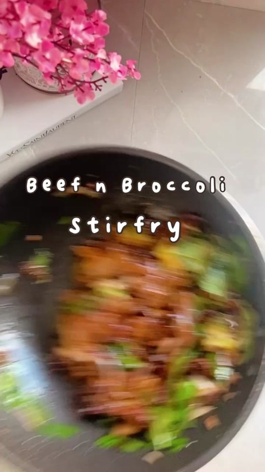 Post 6 by Isbah on TikTok (video)