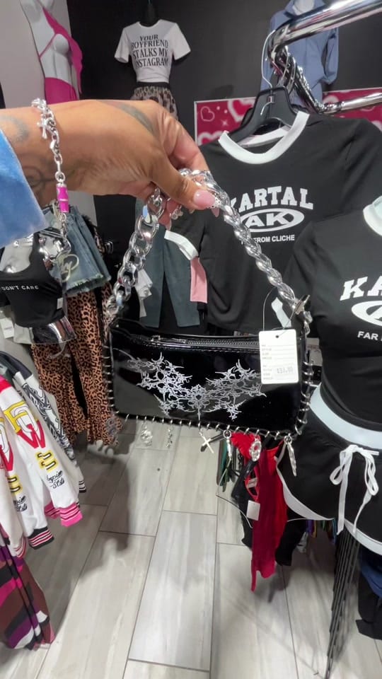 Post 1 by LagorgeousXStyles on TikTok (video)