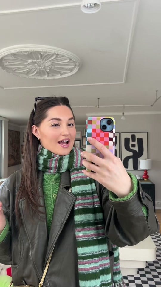Post 1 by J U L I A on TikTok (video)
