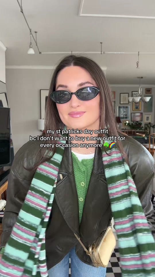 Post 2 by J U L I A on TikTok (video)