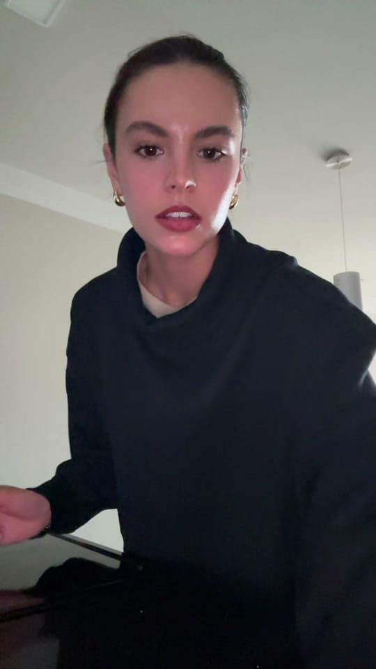 Post 4 by valentinaafm00 on TikTok (video)