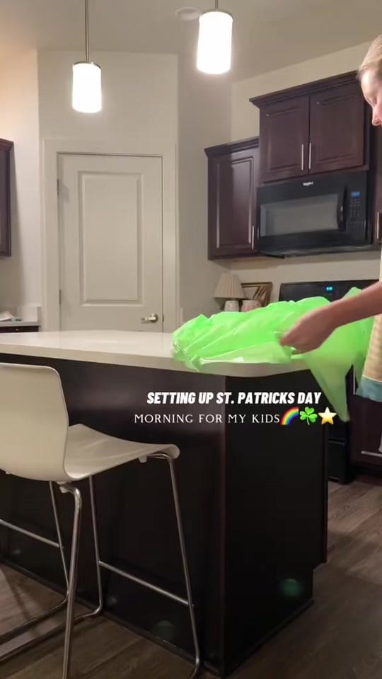 Post 1 by Roseystorey on TikTok (video)
