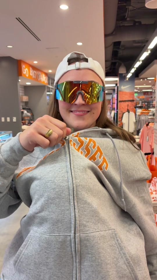 Post 1 by VolShop on TikTok (video)