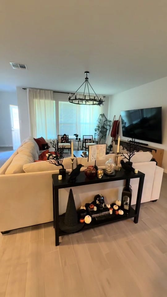 Post 10 by Jannette San on TikTok (video)