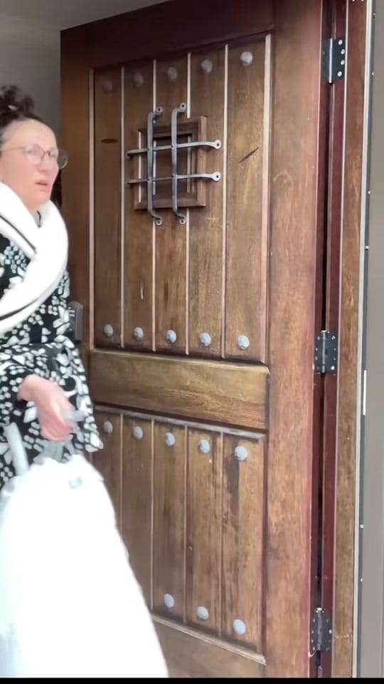 Post 2 by kallmegabi on TikTok (video)