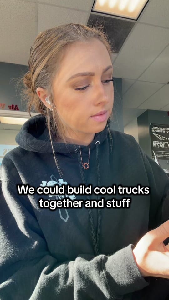 Post 2 by Alix on TikTok (video)
