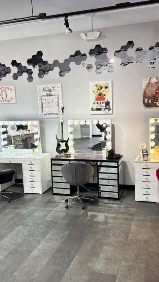 Post 6 by Hollywood Vanity Co on TikTok (video)