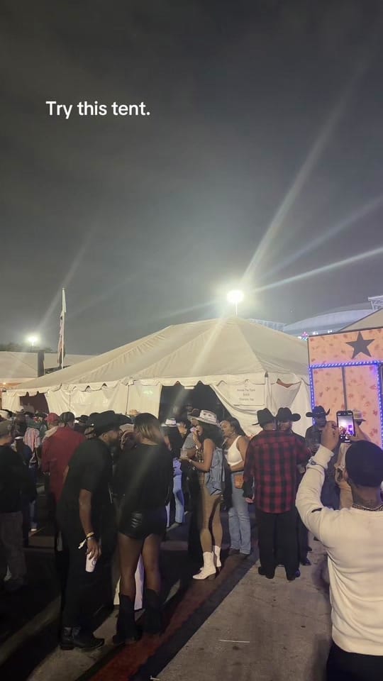 Post 8 by Hell Bounce Trampoline on TikTok (video)