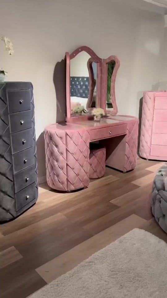 Post 10 by Luxury Decor shop on TikTok (video)