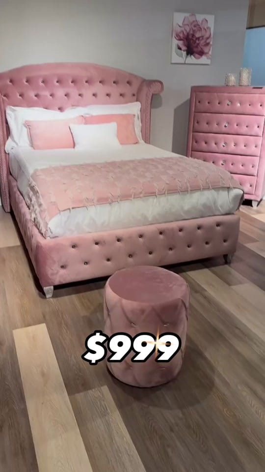 Post 3 by Luxury Decor shop on TikTok (video)