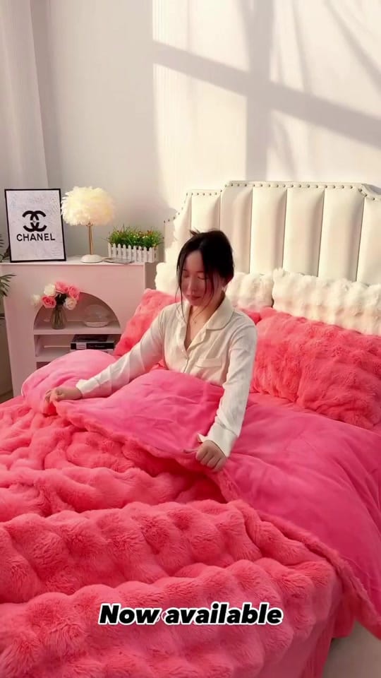 Post 4 by Luxury Decor shop on TikTok (video)