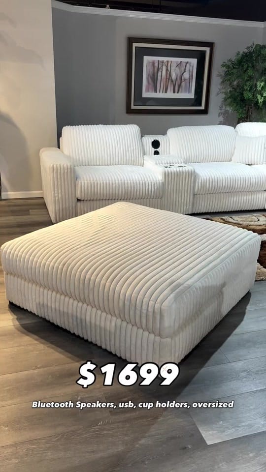 Post 1 by Luxury Decor shop on TikTok (video)