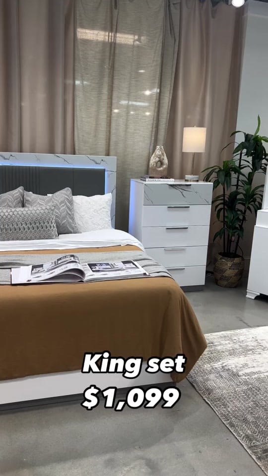 Post 2 by Luxury Decor shop on TikTok (video)