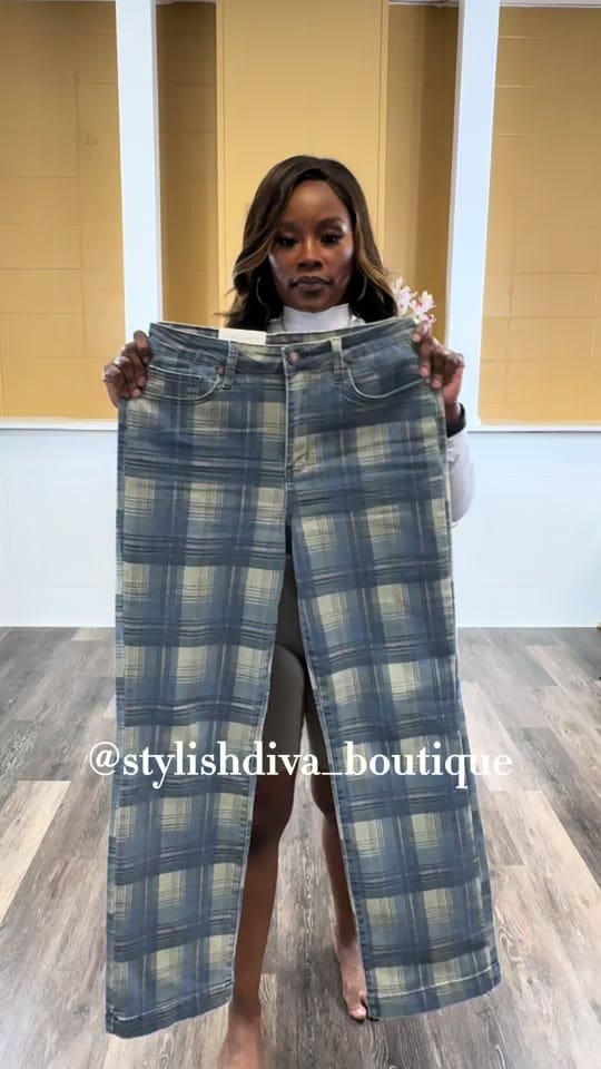 Post 2 by Stylish Diva on TikTok (video)