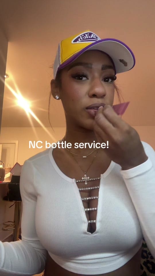 Post 8 by Amoonz🥰 on TikTok (video)