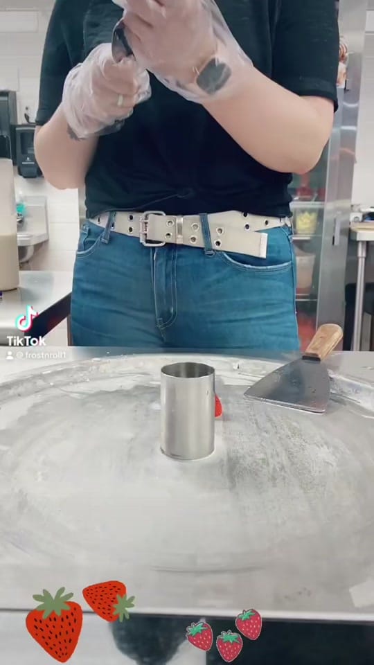 Post 4 by frostnroll on TikTok (video)