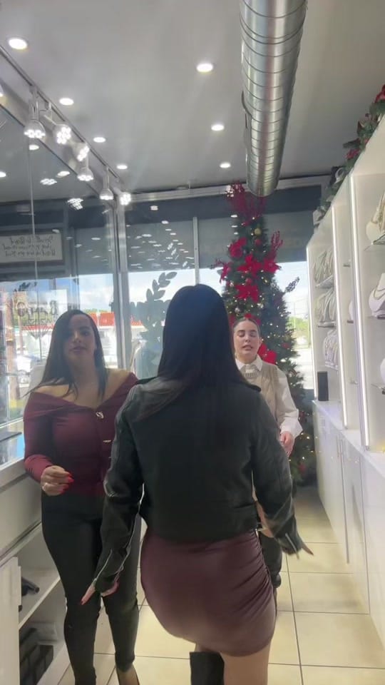 Post 5 by WEST MIAMI JEWELRY on TikTok (video)