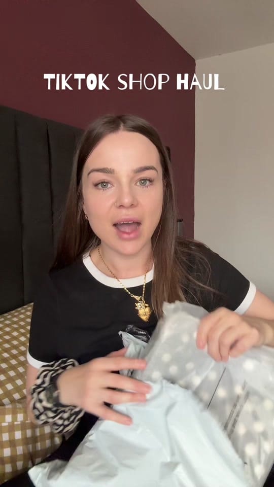 Post 5 by Lily Melrose 🖤 on TikTok (video)