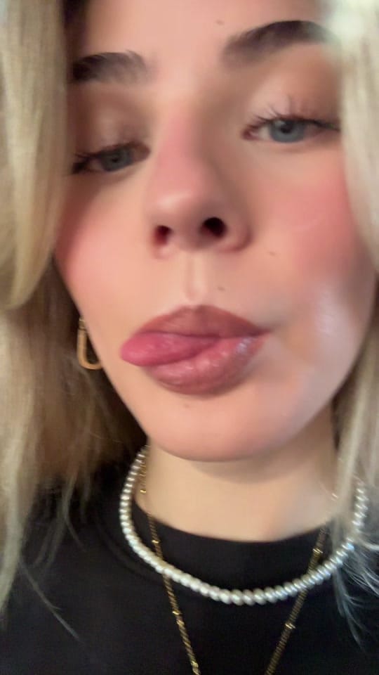 Post 10 by sofi on TikTok (video)