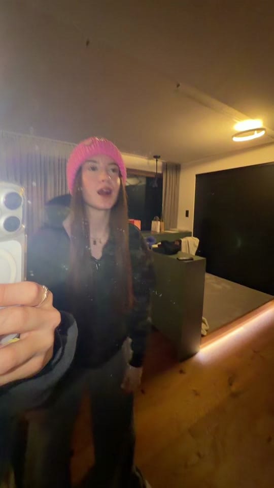 Post 8 by sofi on TikTok (video)