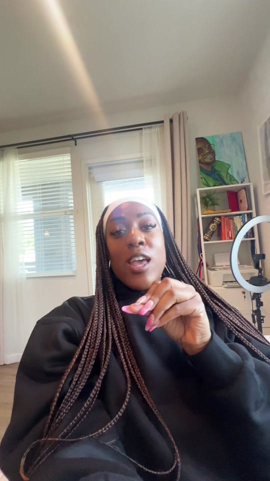Post 6 by Nina | Finance Content Creator on TikTok (video)