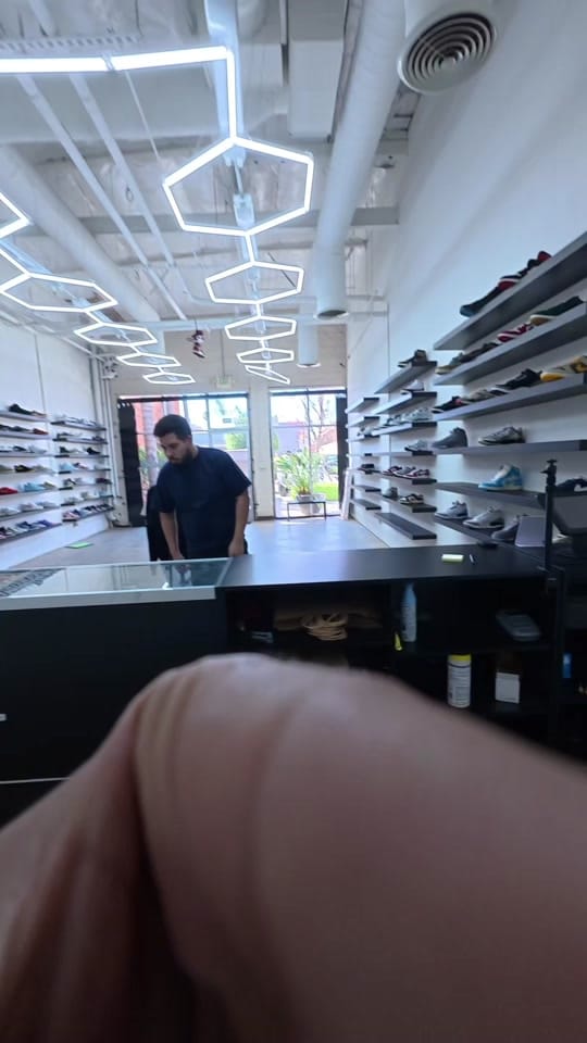 Post 1 by sneakersouffle on TikTok (video)