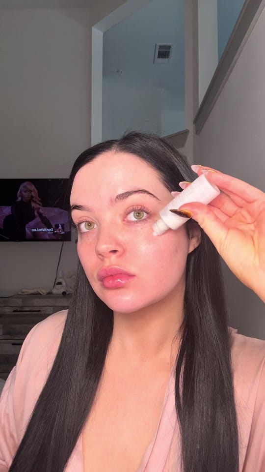 Post 5 by evabickel on TikTok (video)