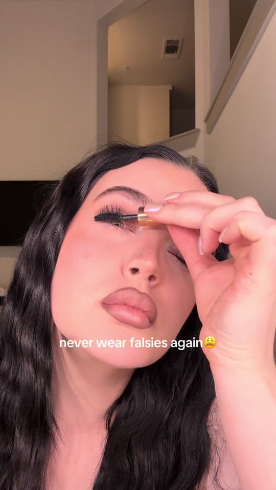 Post 8 by evabickel on TikTok (video)