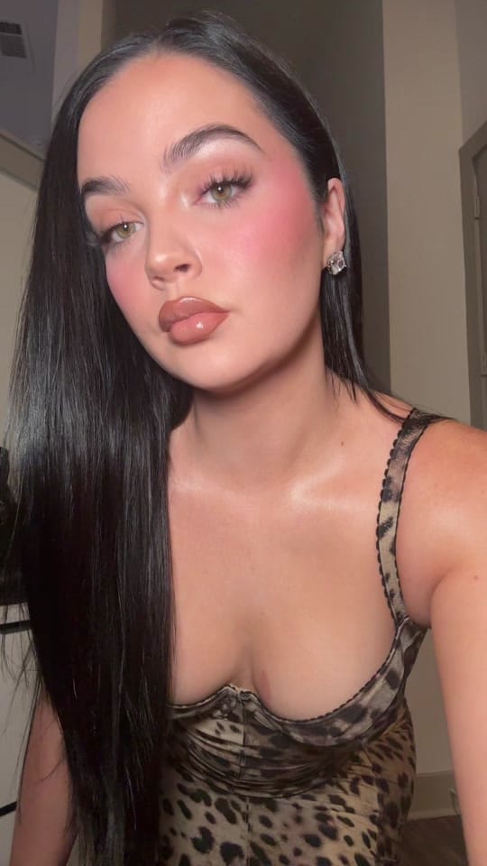 Post 4 by evabickel on TikTok (video)