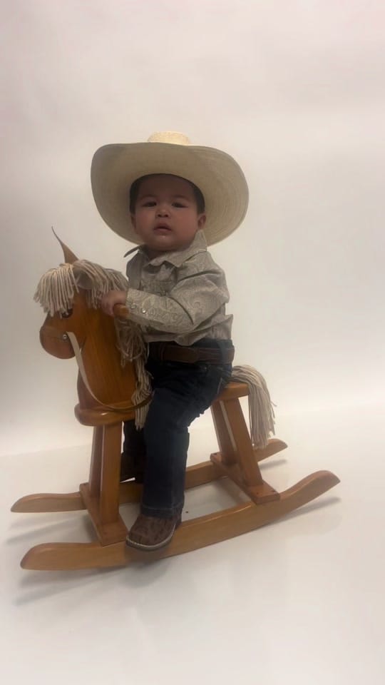 Post 7 by Roxanne Moreno Photography on TikTok (video)