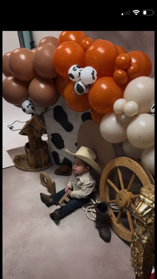 Post 1 by Roxanne Moreno Photography on TikTok (video)