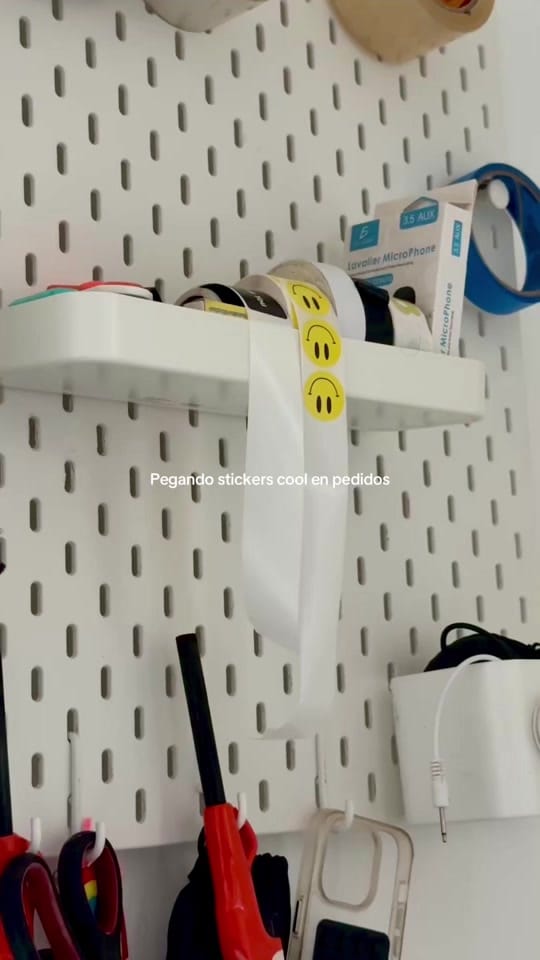 Post 1 by RANDOMstoremx on TikTok (video)