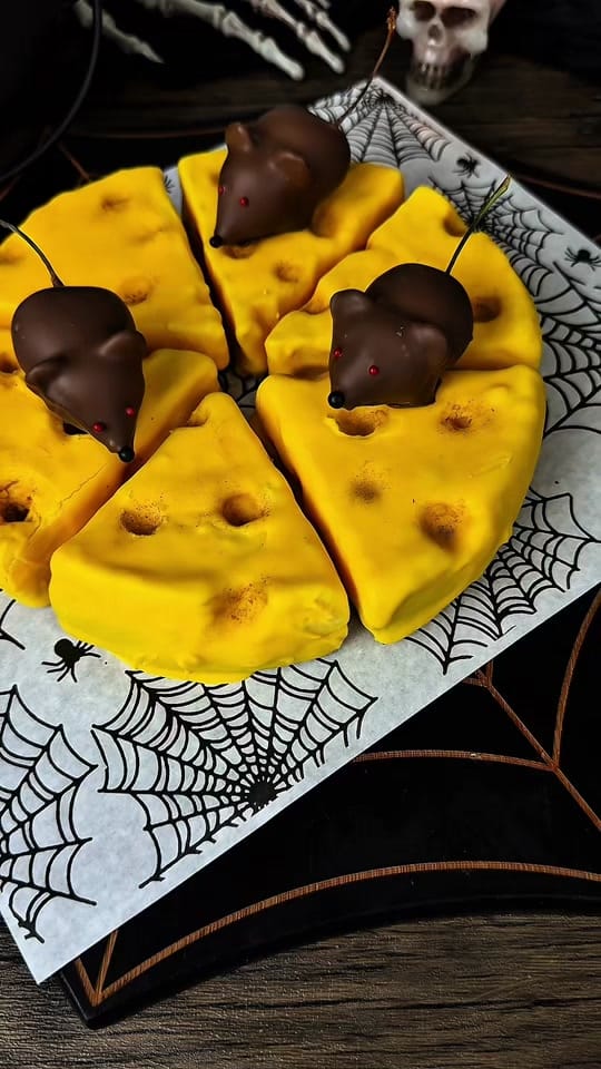 Post 8 by beautyanddasweetz on TikTok (video)
