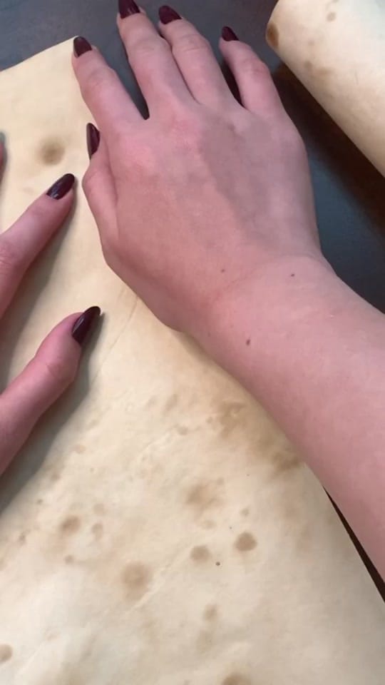 Post 8 by Jenny Nguyen’s Atelier on TikTok (video)