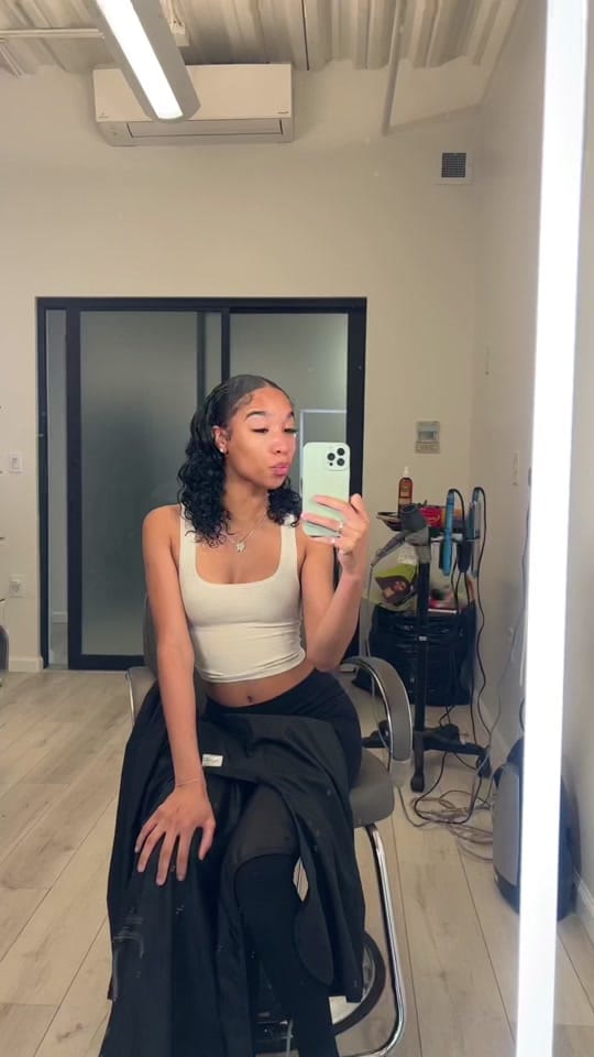 Post 4 by Laidbylanaaaa on TikTok (video)