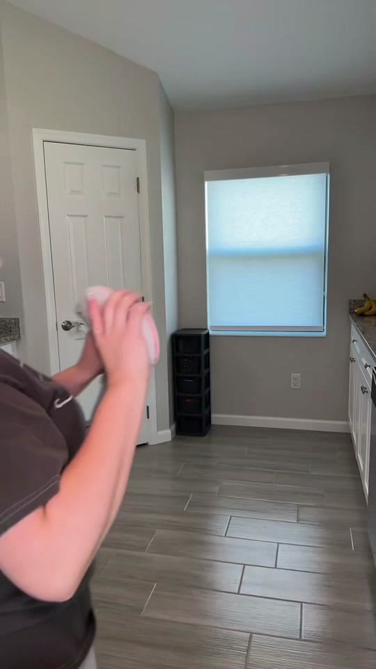 Post 6 by Sky Nieves on TikTok (video)
