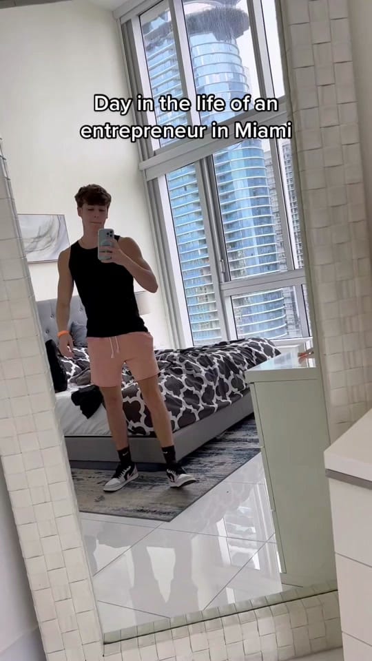 Post 10 by Derek Ollar on TikTok (video)